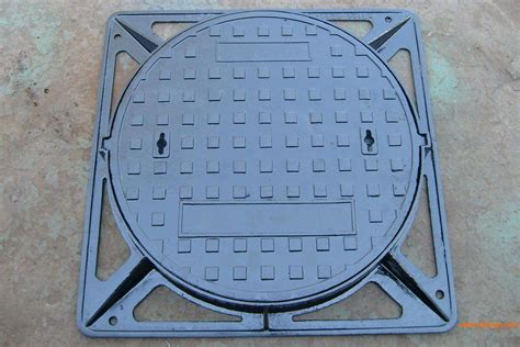 Heavy Duty Square Sewer Ductile Iron Manhole Cover With Frame Sand