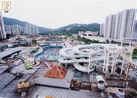 東啟德體育館 簡介 東啟德體育館位於九龍新蒲崗六合街30號，毗鄰采頤花園，於1973年3月1日啟用。體育館提供多元化的康樂設施，歡迎個人及團體於開放時間內租用。此外，體育館每月均舉辦不同類型的康樂體育活動，歡迎市民報名參加。 我們的位置 設施 1個可提供1個籃球場／排球場／4個羽毛. 東網光影：遊戲中忘掉輕重 香港3大遊樂場｜即時新聞｜港澳｜on.cc東網