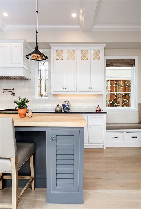 Maybe you would like to learn more about one of these? Open Concept Beach House - Home Bunch Interior Design Ideas