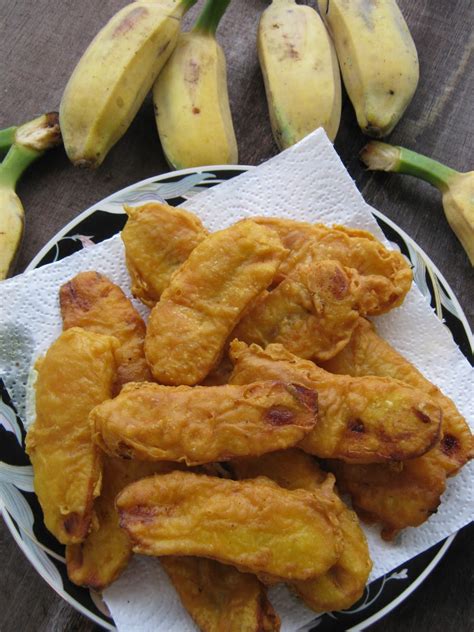 Potatoes aren't that common in kenya but bananas. KARI LEAFS ... Malaysian flavour's: FRIED BANANA