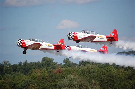 Aeroshell Aerobatic Team Photograph By Del Andrew Pixels