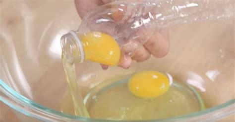 How To Separate Egg Whites And Yolks Popsugar Food