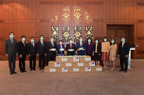 ลงทะเบียน เราชนะ เพื่อรับเงินสนับสนุนช่วยเหลือค่าครองชีพ สูงสุด 7,000 บาท รวม2 เดือน คลังเผยไม่ต้องรีบ ลงทะเบียนได้ถึง 12 ก.พ. ซีพีมอบหน้ากากอนามัยล้านชิ้น ช่วยเมียนมาสู้ภัยโควิด