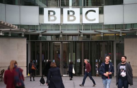 Six Male Bbc Hosts Agree To Take Pay Cuts Following News Of Gender Pay