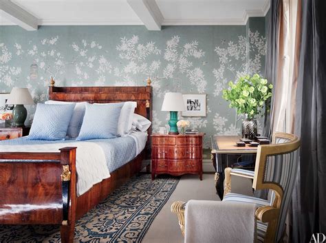 Chinoiserie Wallpaper And Panels Take The Stage In These