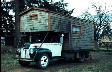 7 Seriously Cool Housetrucks You Have To See