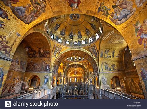 Impresionantes Mosaicos En El Interior De La Basílica De