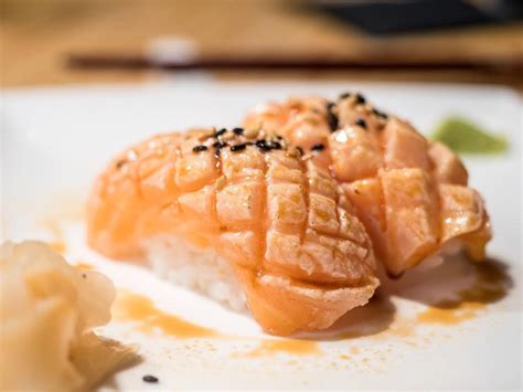 Get full nutrition facts for other heb products and all your other favorite brands. Nigiri de salmon flambeado | Nigiri, Food
