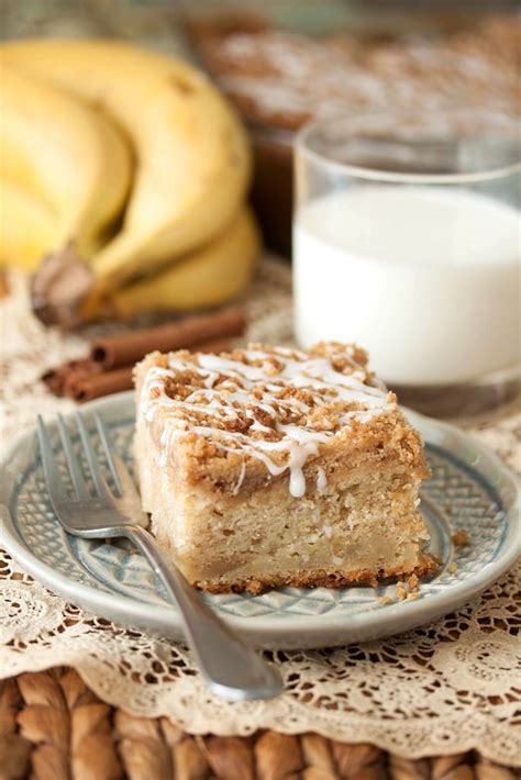 Sprinkle with 1/3 of the streusel. Banana Crumb Coffee Cake » Tide & Thyme