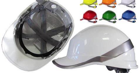 Ternyata warna helm ini ada artinya yang biasanya mencerminkan posisi atau pun peranan orang tersebut dalam proyek tersebut. Yuk Ketahui Arti Warna Helm Proyek yang Berbeda-beda ...