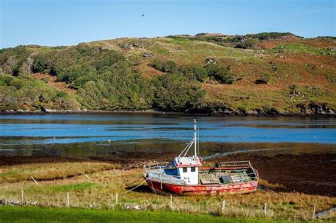 An Ireland Coastal Drive Around Donegal Brings Dramatic Landscapes And