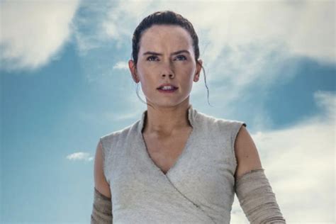 New ‘star Wars Photos Show Off Reys Repaired Lightsaber Deseret News