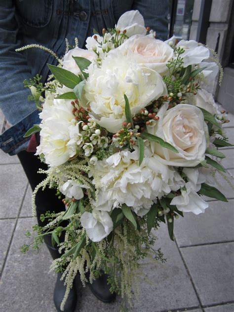 Peonies are one of the most popular wedding flowers. Sammy's Flowers: Wedding style - Peonies!