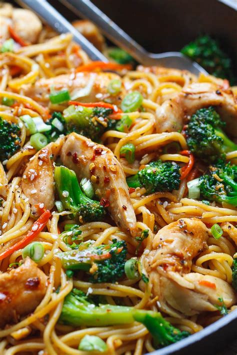 15 Minute Chicken Stir Fry Noodles — Eatwell101