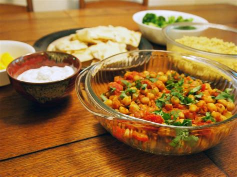 These dinner recipes are simply effortless, time savers and can be made from easily available ingredients in the pantry. Indian veg recipes for dinner party - Bali Indian CuisineBali Indian Cuisine
