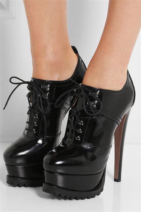 Lyst Alaïa Lace Up Patent Leather Ankle Boots In Black