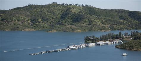 Tips for planning a house boat rental vacation. Shasta Lake Houseboat Rentals and Vacation Information