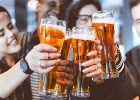 La Marcia Alcolica Per L Addio Al Nubilato Che Fa Tremare La Bergamasca