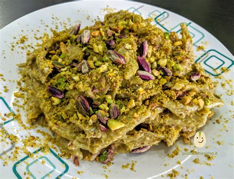 Siamo leader nel campo della distribuzione di prodotti per dolci e altro. Ricetta: Pasta al Pistacchio - Pistacchissimo.it