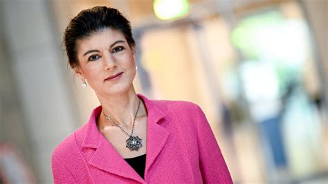 Sahra wagenknecht is a member of the german bundestag and vice president of left party and of left parliamentary group. Sahra Wagenknecht über ihren unerfüllten Kinderwunsch