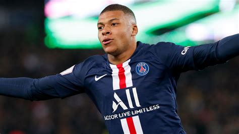 Mbappe grew up prioritizing football and did not attend he was one of the best kid footballers of france at the tender age of 6, when he caught the eye of the. 11 Things You Didn't Know About Kylian Mbappe - Woza ...