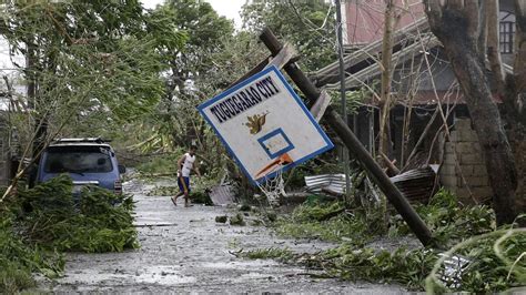 Death Toll From Philippine Landslides Floods Climbs To 85 News Khaleej Times