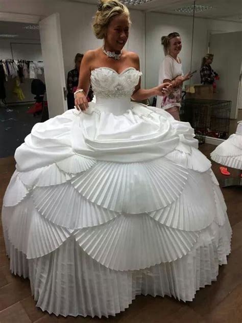 Pin On Ugly Weddings Dresses