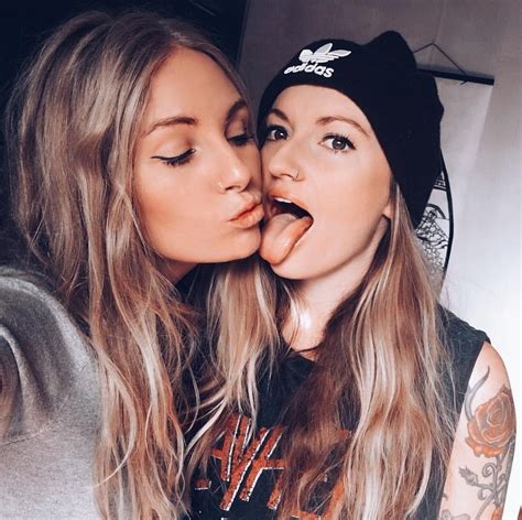 Lesbian Kiss Instagram 👉👌i Do Not Like Girls I Love Girls Girl Lesbian Love Cute L