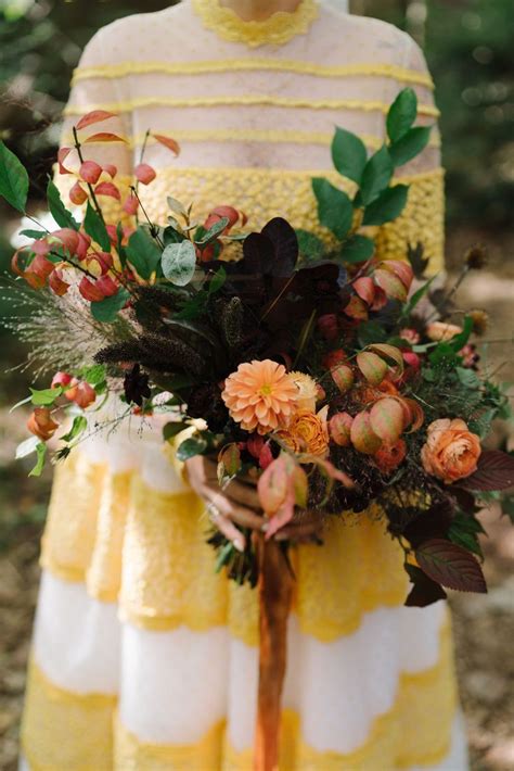 47 Beautiful Bouquets For A Fall Wedding Fall Wedding Flowers