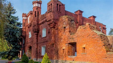 Бре́стская кре́пость — крепость в черте города бреста (республика беларусь), у впадения реки мухавец в западный буг, а также тереспольской гмины польши. Брестская крепость. Аэросъёмка. Фильм история. - YouTube
