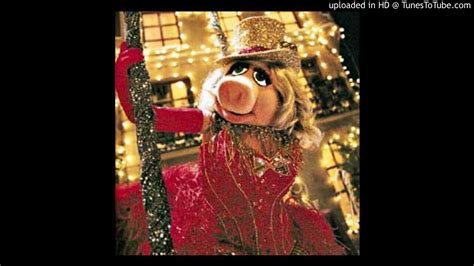 Miss Piggy The Christmas Queen Youtube