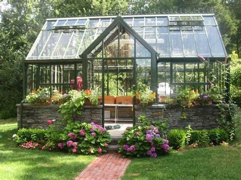 Traditional Landscapeyard With Picture Window Chalet Greenhouse