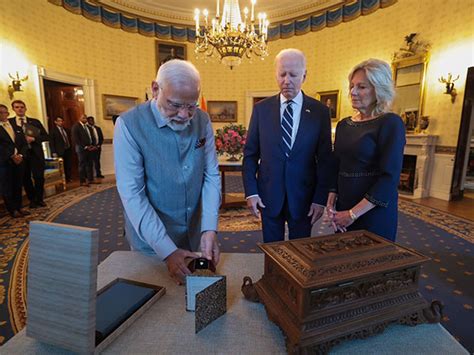 us president first lady jill biden welcome pm modi at white house for state dinner guests