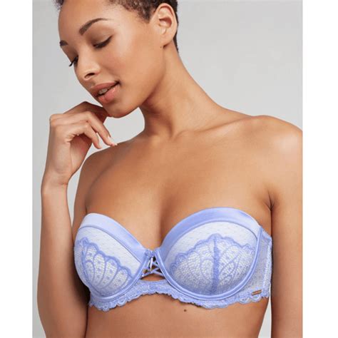 The Guide To Strapless Bras For A Large Bust Chatelaine Chatelaine