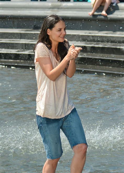 katie holmes gets soaking wet filming mania days in nyc 26 gotceleb