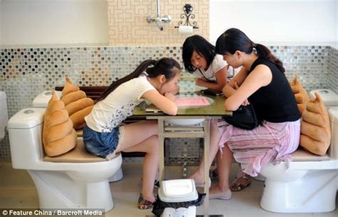 New Toilet Themed Restaurant Where Diners Eat Out Of Bidets Opens In China Daily Mail Online