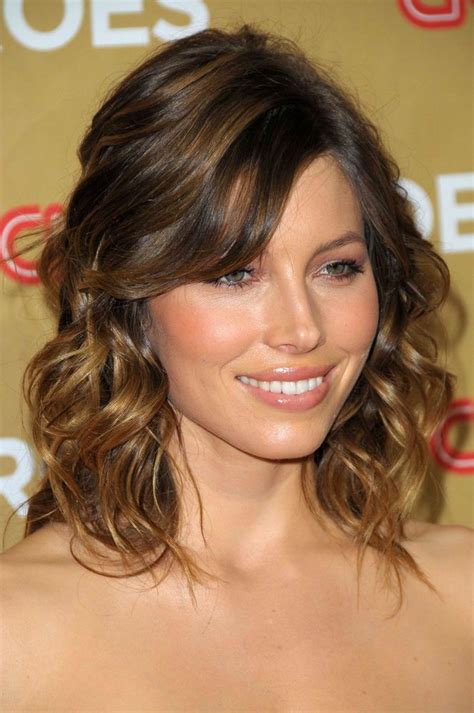 This hairstyle is suitable for long curly hairstyle may seem very simple, but you will be surprised how something so easy looks so pretty on curly hair. The Best Medium Length Hairstyles for Curly Hair - Women ...