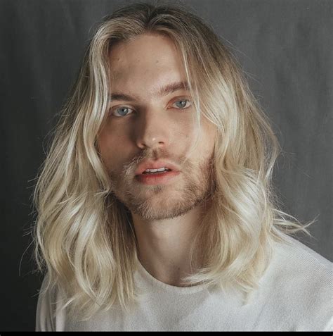 Pin By Angel Gomma On Long Hairstyles For Men Bleached Hair Men Long Hair Styles Men White