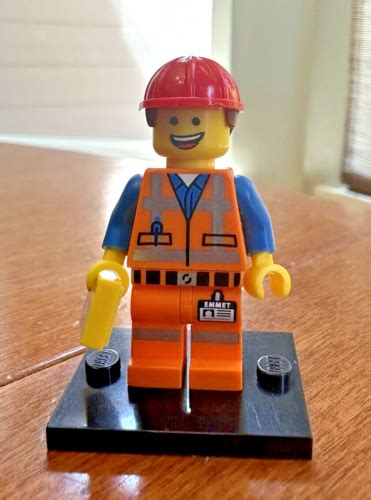 The Lego Movie Minifigure Hard Hat Emmet 71004 Series 1 With Stand Ebay