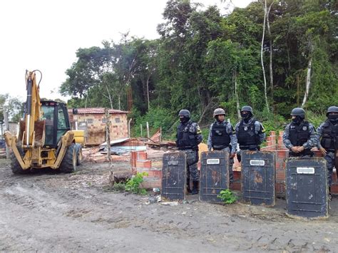 Polícia Cumpre Reintegração De Posse E Retira Cerca De 400 Famílias Do Ramal Do Brasileirinho