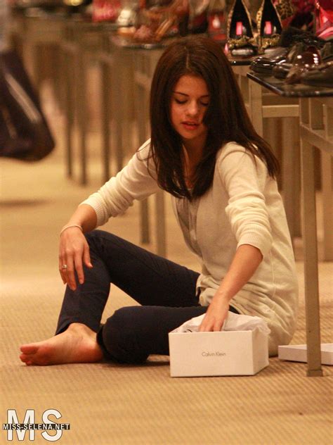 Selena Gomez Feet 149322 Selena Gomez S Feet Selena Gomez S Feet