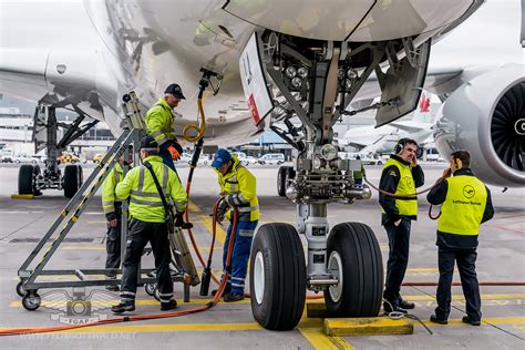 Line Maintenance Pictures Aircraft Engineer