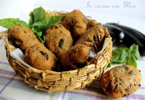 Di seguito, gli ingredienti necessari per. Polpette di melanzane antica ricetta calabrese senza carne