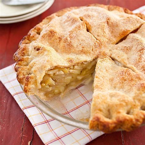 Want To Learn How To Bake Apple Pie Our Homemade Apple Pie Recipe Uses Granny Smith And Mcintosh
