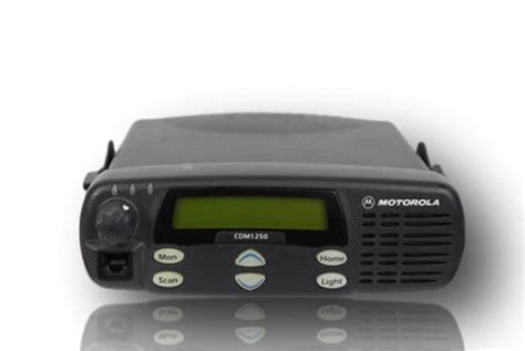 Motorola Cdm1250 Low Band 29 36mhz Mobile Radio 60w Used Radios