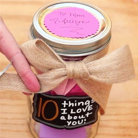 Home decor, creative art, thoughtful presents. Easy DIY Gifts For Mom From Kids - Easy DIY Ideas from ...