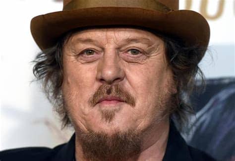 See more of zucchero fornaciari on facebook. Zucchero è irriconoscibile: ecco come è stato beccato ...