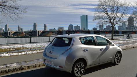 Nissan Leaf One Year Later Owner Offers Pros And Cons