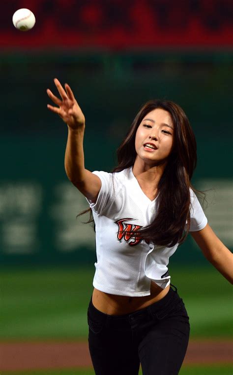 Aoa’s Seolhyun Is The Latest To Throw Out The First Pitch The Korea Times