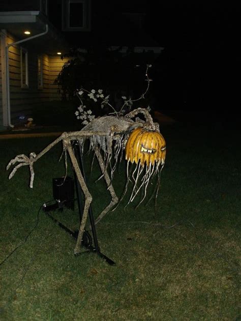 28 halloween decorations that nailed it. 47 Creepy And Cool Halloween Yard Décor Ideas - DigsDigs